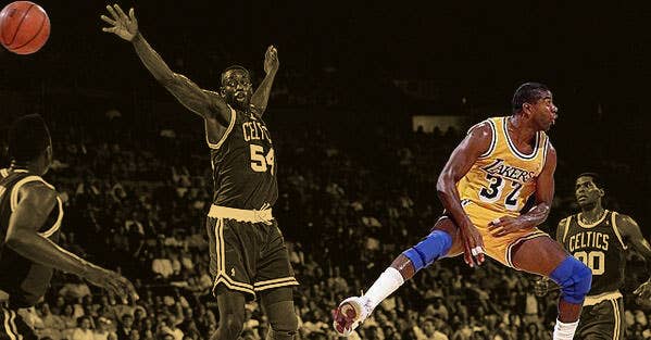 SHOWTIME AT ITS FINEST The Lakers drop 40 in a quarter - Basketball Network