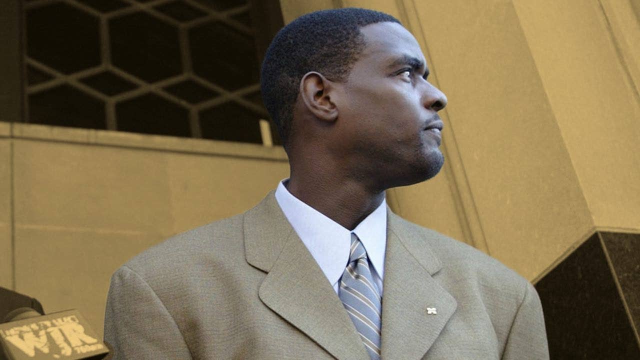 Chris Webber expresses his disdain for flopping in the NBA - Basketball ...