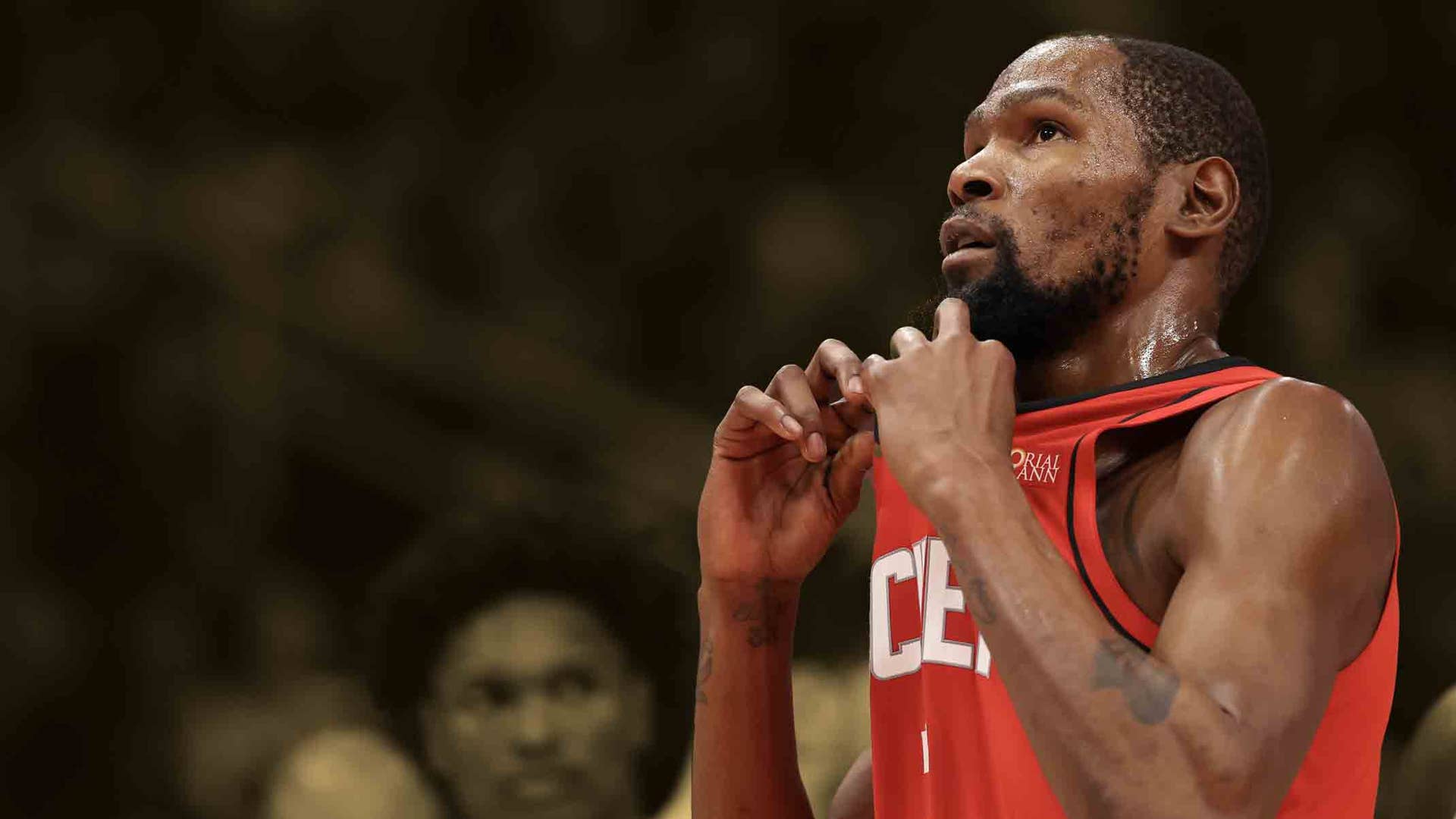 Kevin Durant flips the script on his role with the Rockets' young core ...