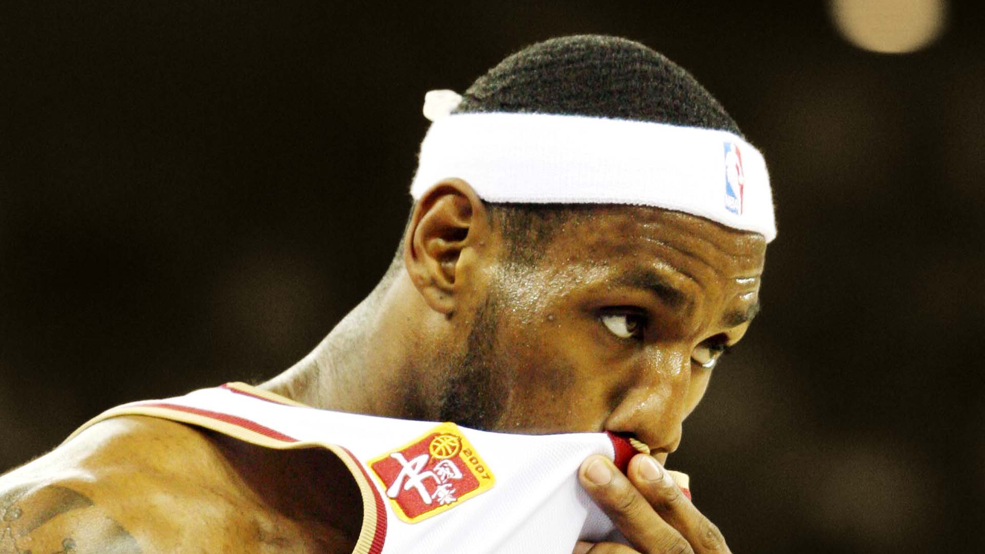 LeBron deserves to take a backseat in Philly after 2 Cleveland