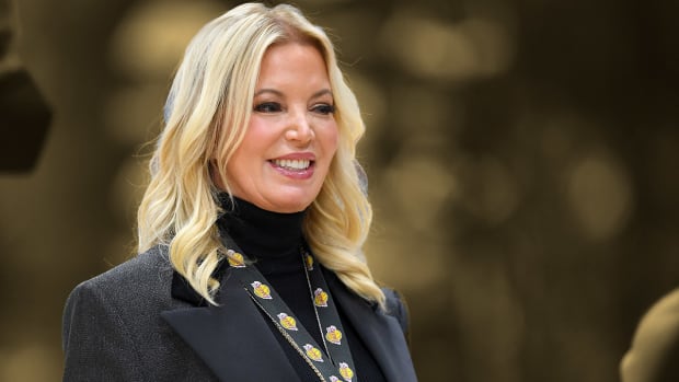 Jeanie Buss addresses rumor that LeBron James and Klutch Sports run the Lakers