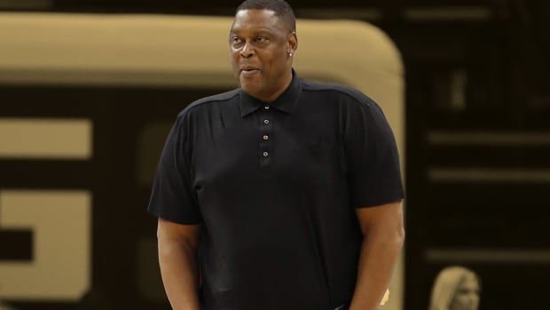 Rick Mahorn is still refusing to apologize to the Bulls and MJ for not shaking hands