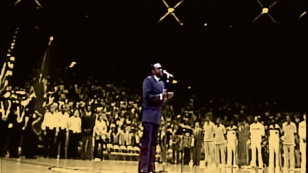 Marvin Gaye signing the national anthem at the 1983 NBA All-Star game