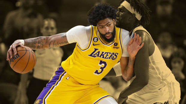 Anthony Davis on Darvin Ham potentially making him the Los Angeles Lakers starting center
