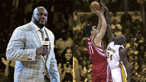 Houston Rockets center Yao Ming and Los Angeles Lakers center Shaquille O'Neal