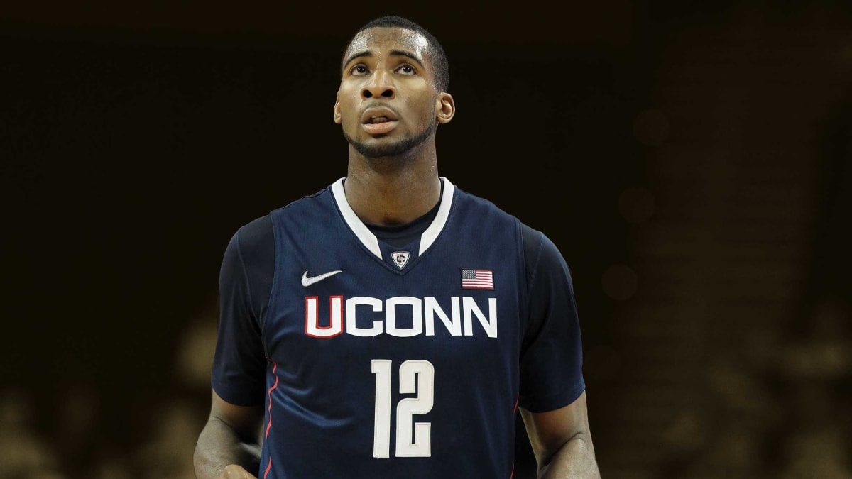 Andre drummond hot sale uconn jersey