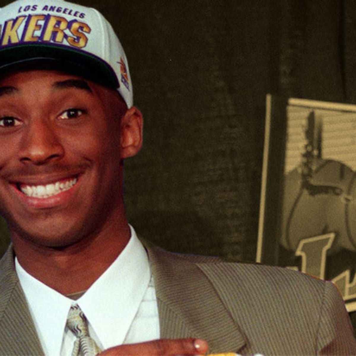 Charlotte Hornets 1996 Draft Day Kobe Bryant NBA Mitchell &