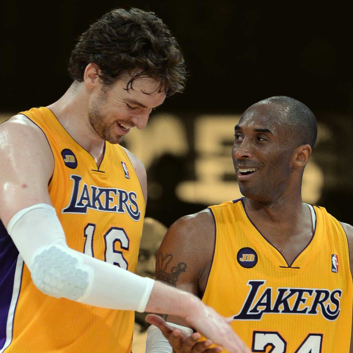 Pau Gasol deserves to have his jersey retired by the Lakers