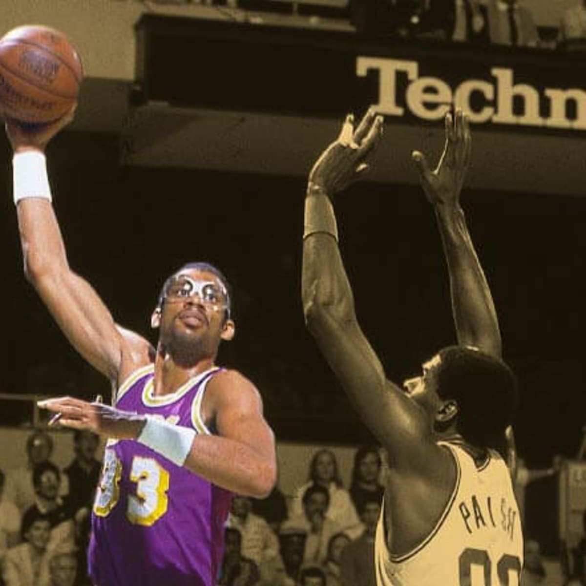 Skyhook basketball sales
