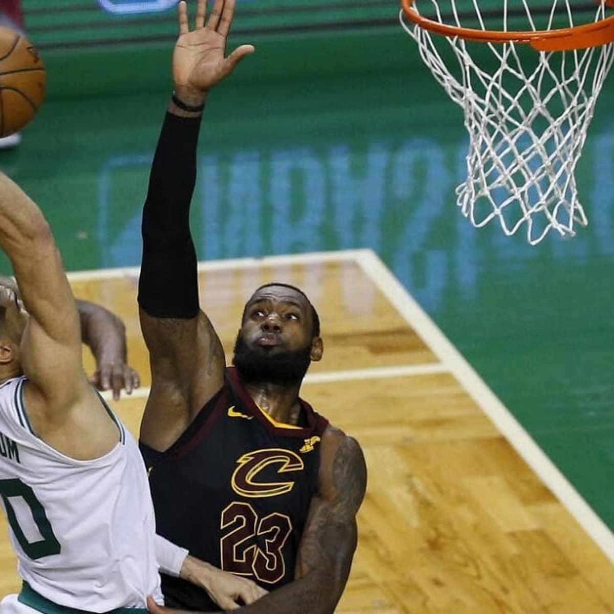Jayson tatum 2025 lebron dunk