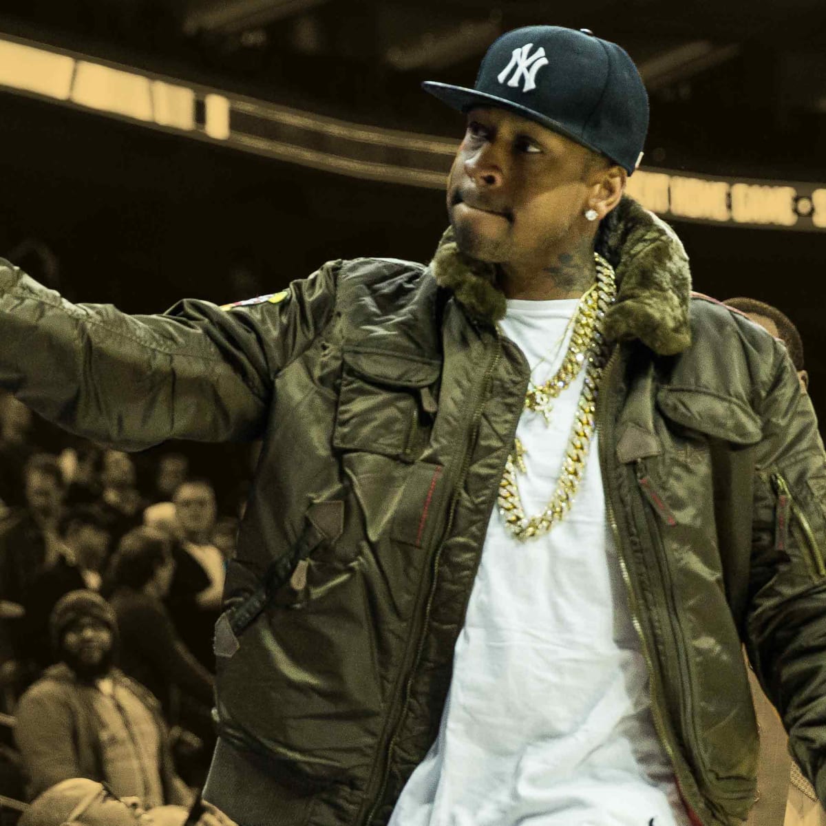 Iverson wearing kobe shirt deals