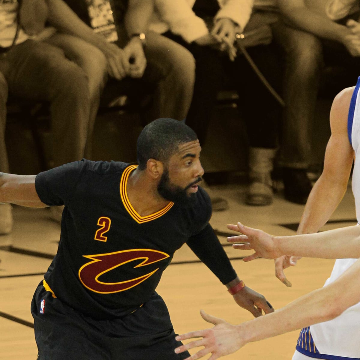 Klay Thompson regrets switching on a play that led to Kyrie