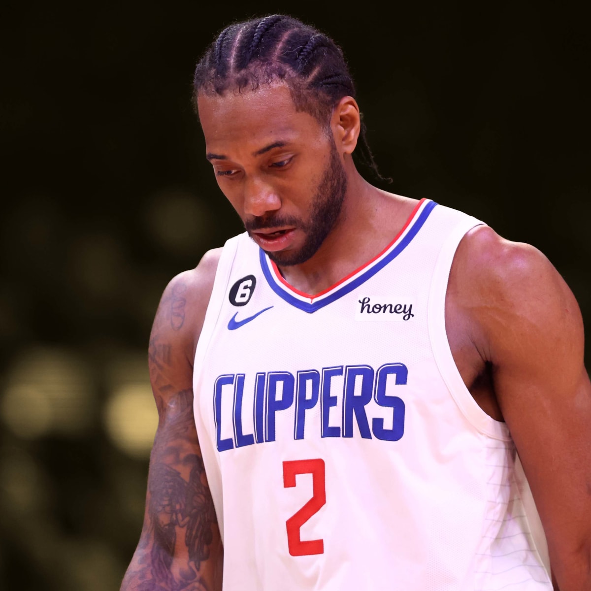 Why is kawhi leonard not sales playing tonight