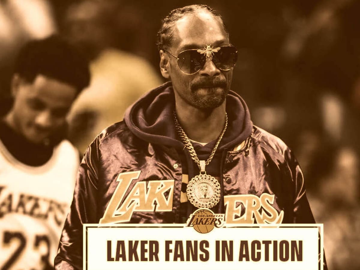 Snoop Dogg arrives at the Staples Center to watch Los Angeles Lakers vs the  Chicago Bulls basketball game. Finally back from the lockout that nearly  shut down the entire NBA season, the Bulls pulled out an 88-87 victory in  their 2011-2012 opener game
