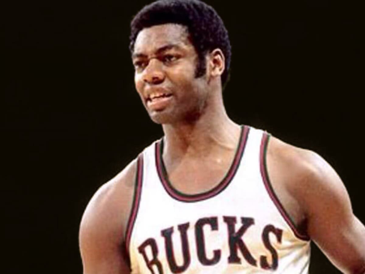 Oscar Robertson on why he never slammed the ball in an NBA game - Basketball Network - daily dose of basketball