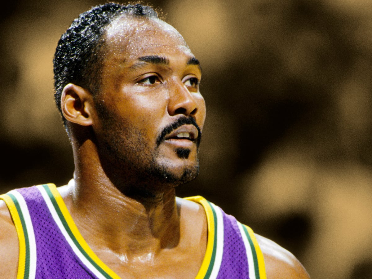 The Mailman delivered” - Karl Malone shares the origin story of his  nickname - Basketball Network - Your daily dose of basketball