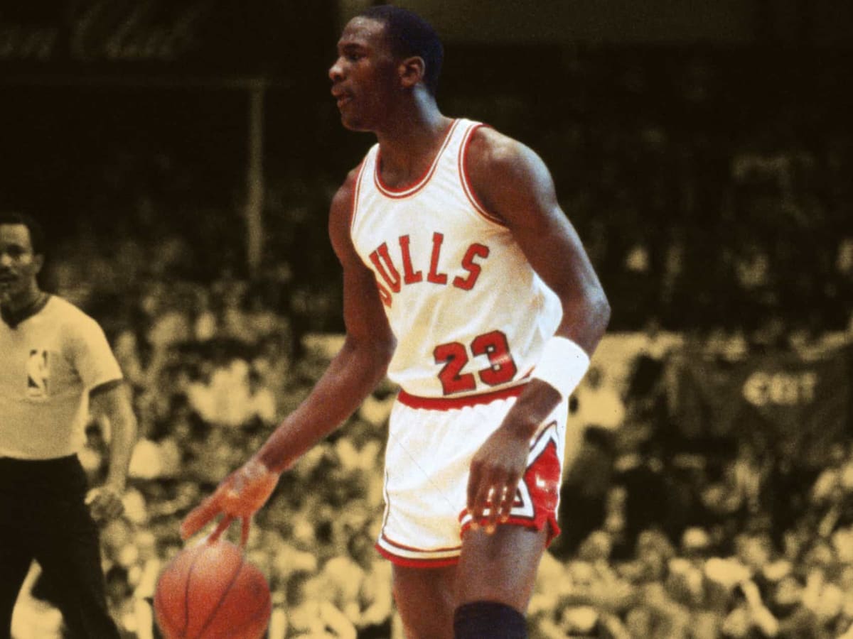 Michael Jordan drops 45 in his National TV debut Basketball