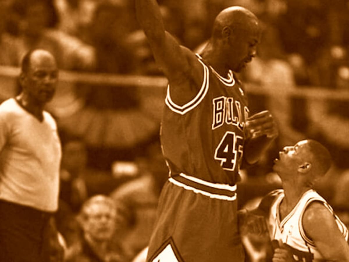 The play that ruined Muggsy Bogues career Basketball Network Your daily dose of basketball