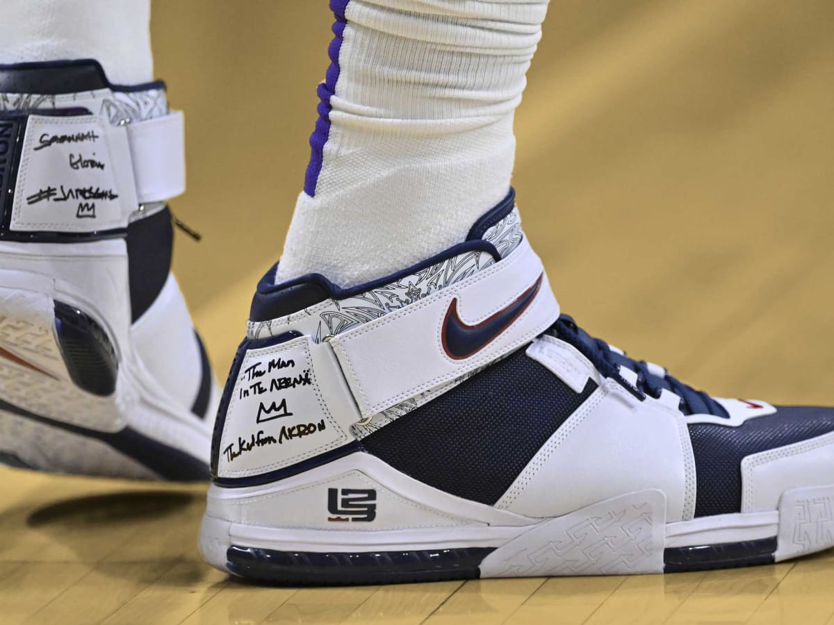 Lebron james shoes greece shop
