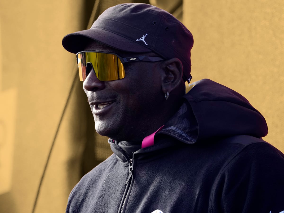 How much Michael Jordan earns per shoe from Nike Basketball