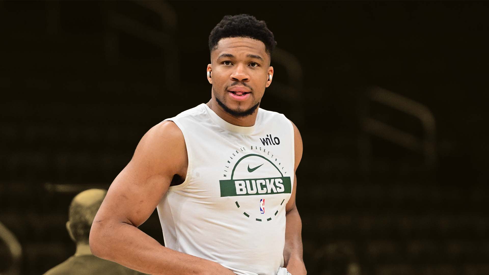 giannis pj tucker shoes