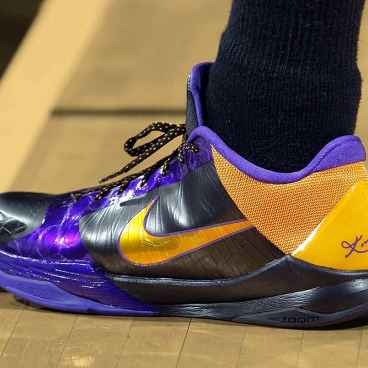 kobe latest basketball shoes