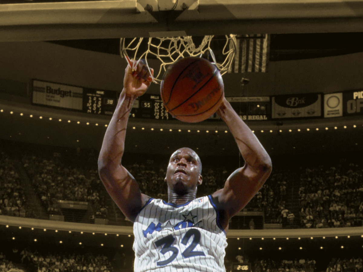 shaq shatters backboard