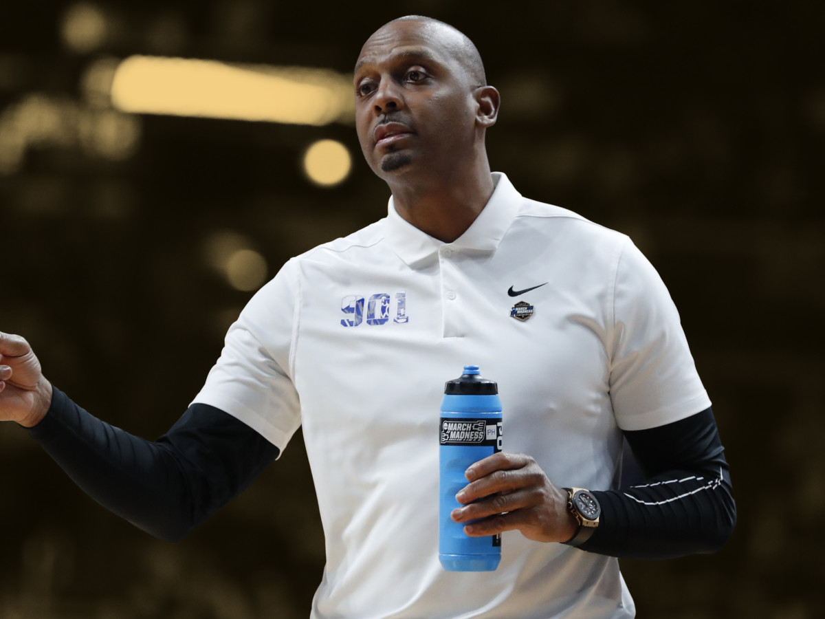 penny wearing jordans