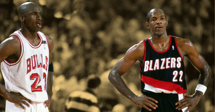 Clyde Drexler on how it felt going up against Michael Jordan: "It was a treat"