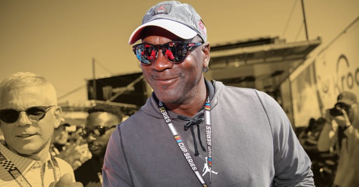 Michael Jordan proves he’s a great teammate, sends Scott Williams UNC merch ahead of Final Four