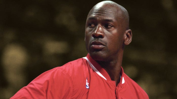 michael jordan phil jackson relationship