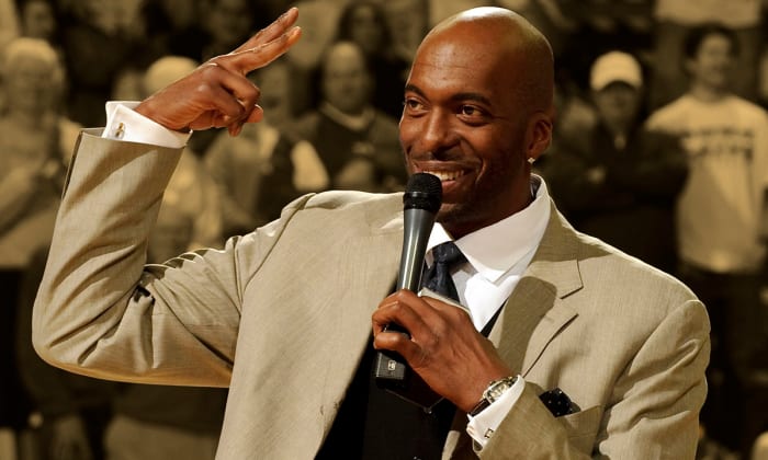 John Salley thought he was getting kicked out of the NBA after kissing a woman