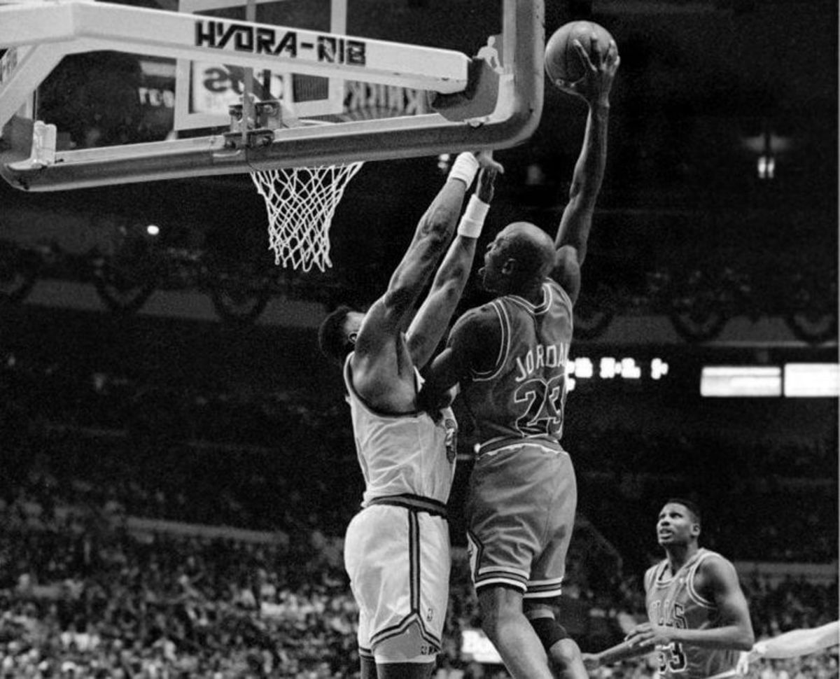 Michael Jordan Patrick Ewing dunk