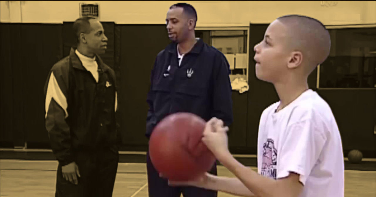 5 5 STEPH DRAINING THREES IN HIS DAD S FACE He was this tiny