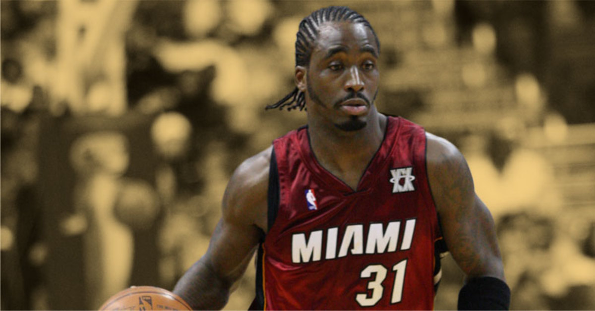 The ultimate Pat Riley move“Everybody on the team got like a $1000