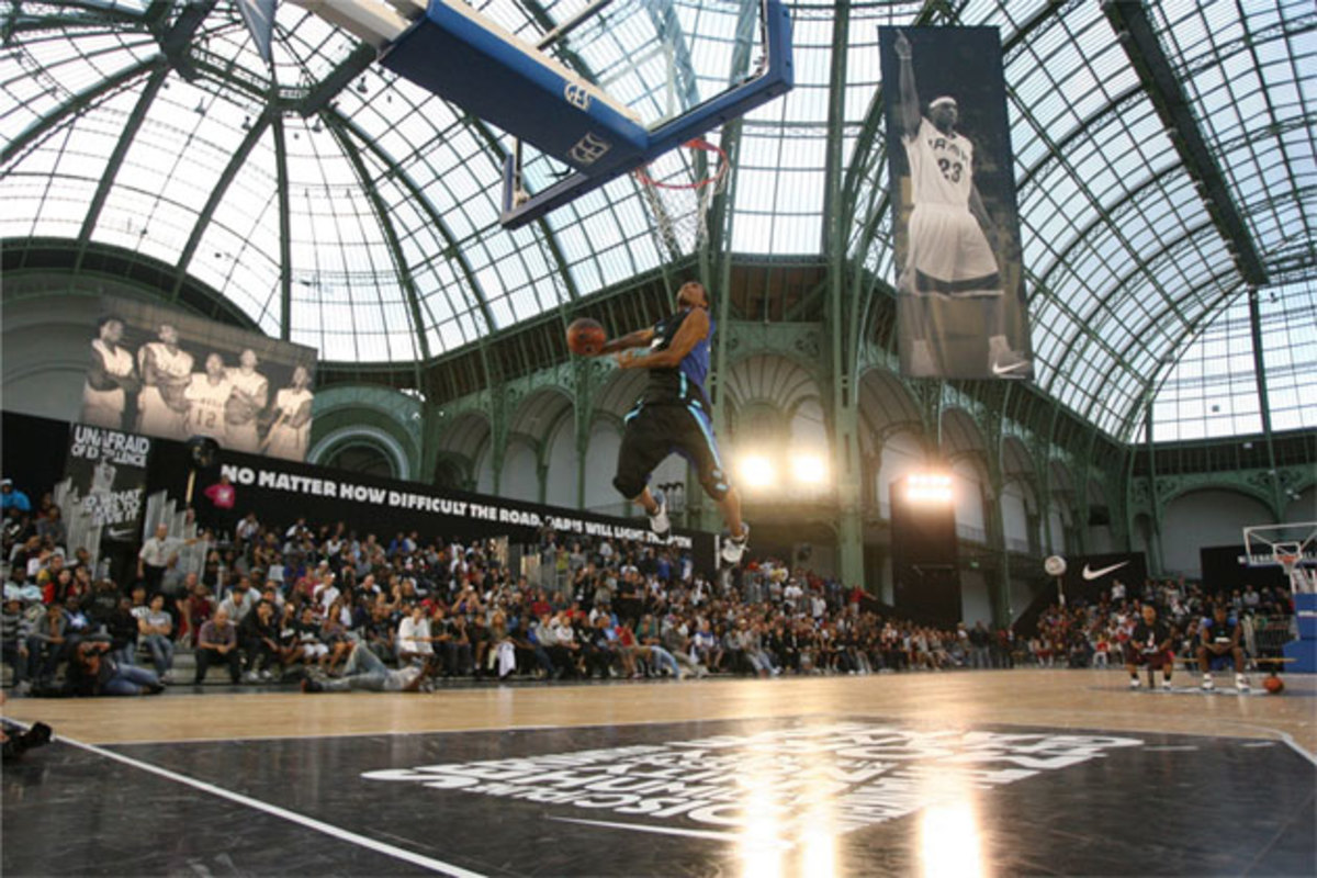 Grand-Palais-basketball-court