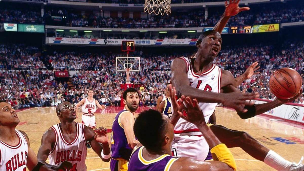 Remembering Michael Jordan's 'spectacular move' in the 1991 NBA