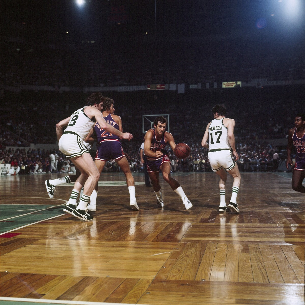 UNITED STATES - JUNE 04:  Basketball: NBA Finals, Phoenix Suns Paul Westphal (44) in action vs Boston Celtics, Game 5, Boston, MA 6/4/1976  (Photo by Dick Raphael/Sports Illustrated/Getty Images)  (SetNumber: X20558 TK2)