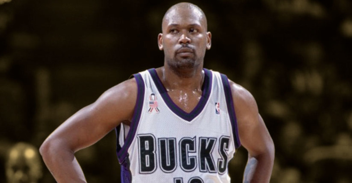 Milwaukee Bucks on X: Enjoy 13 Photos of the Big Dog Glenn Robinson on  his birthday »   / X