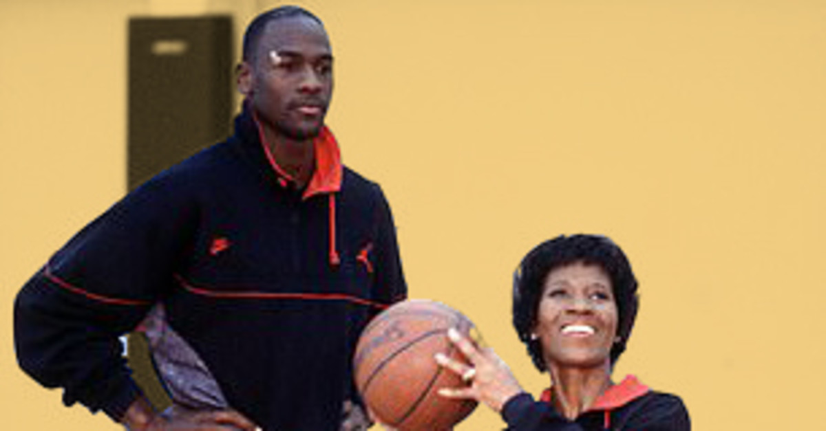 MJ'S FIRST DOCUMENTARY STILL HAS THE BEST SCENE EVER - his mom teaching him to dunk - Basketball Network - Your daily dose of basketball