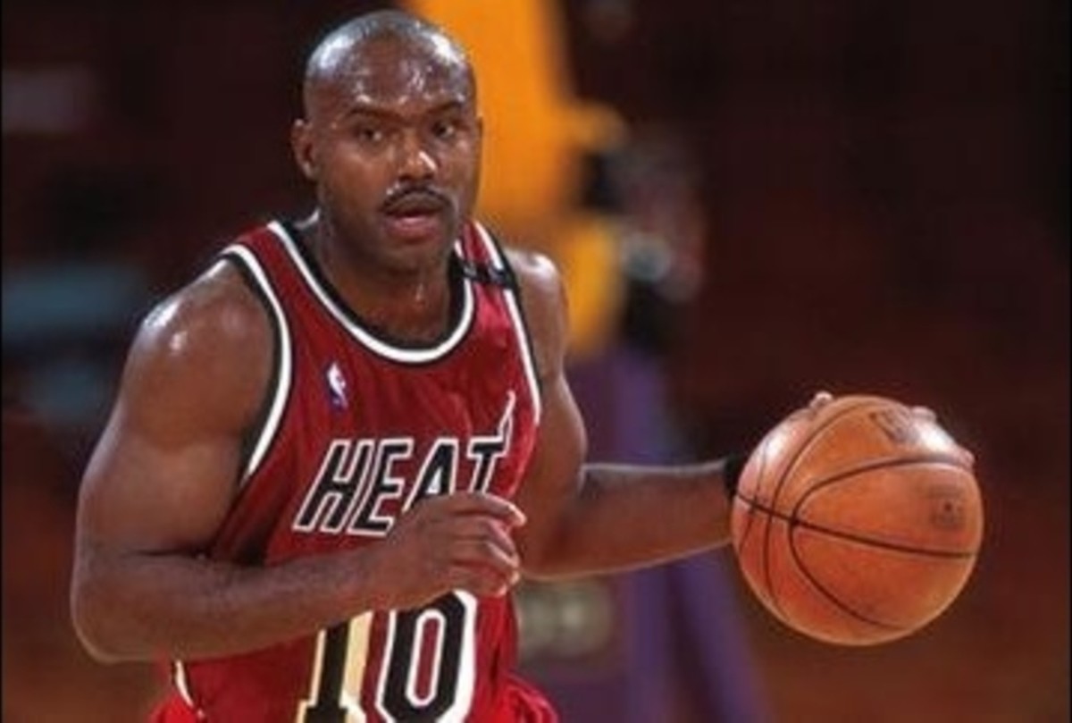 Tim Hardaway Sr. argues who has the best handles in the NBA right now