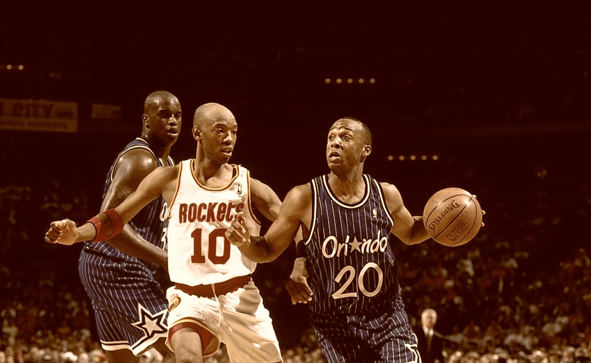 HOUSTON - JUNE 11:  Brian Shaw #20 of the Orlando Magic drives to the basket against Sam Cassell #10 of the Houston Rockets in Game Three of the 1995 NBA Finals at the Summit on June 11, 1995 in Houston, Texas.  The Rockets won 106-103.  NOTE TO USER: User expressly acknowledges that, by downloading and or using this photograph, User is consenting to the terms and conditions of the Getty Images License agreement. Mandatory Copyright Notice: Copyright 1995 NBAE (Photo by Nathaniel S. Butler/NBAE via Getty Images)