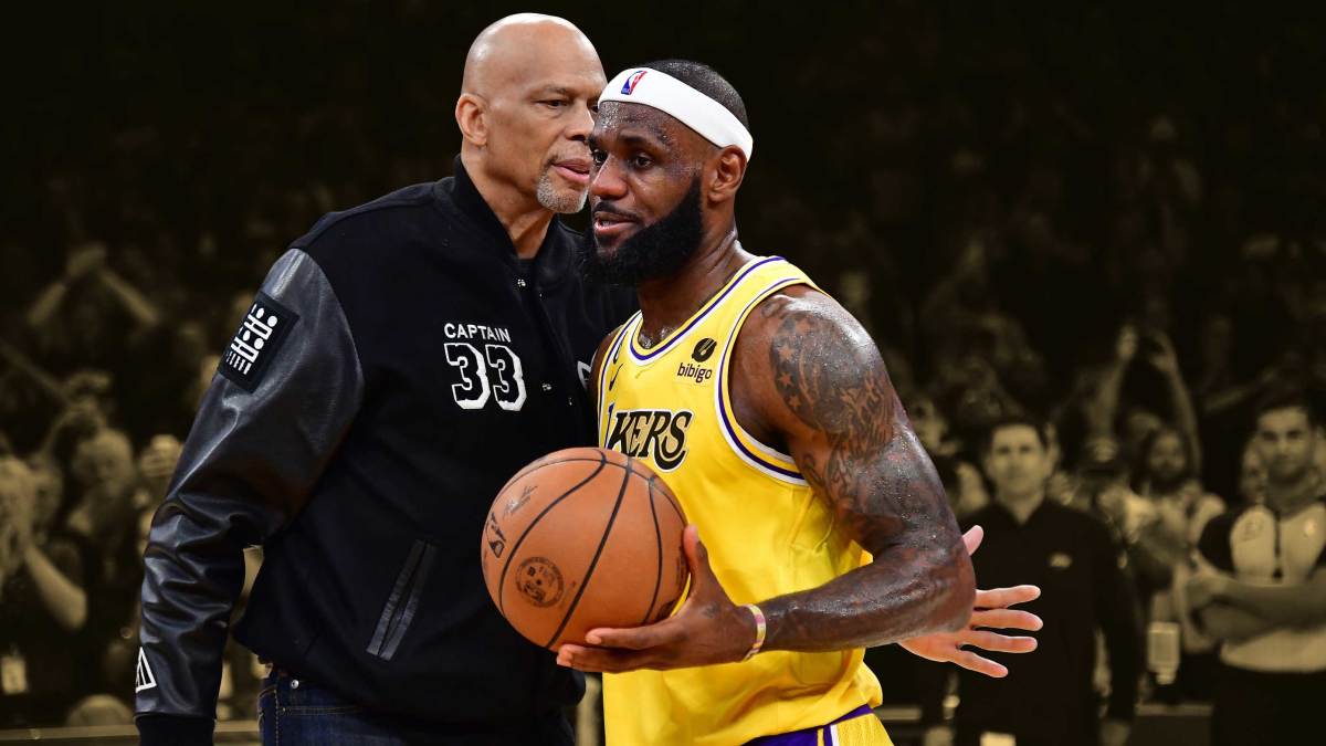 LeBron James breaks Kareem Abdul-Jabbar's NBA career scoring