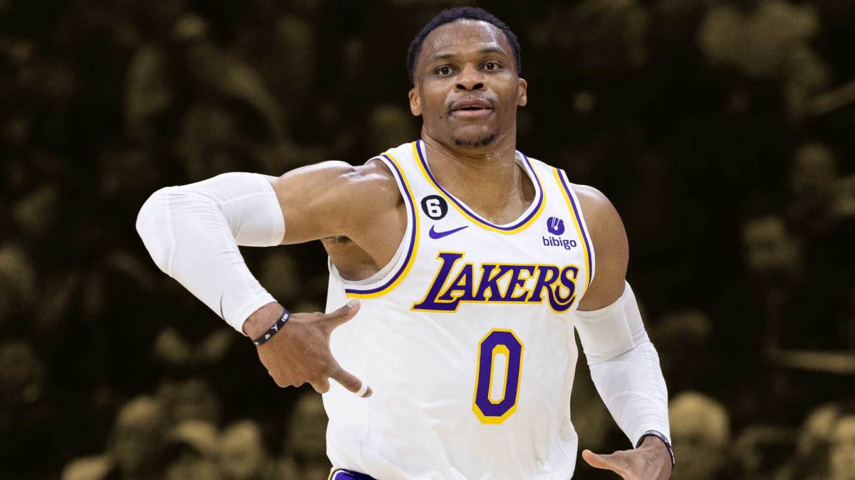 Ralph Lauren - Russell Westbrook arrives to his first-ever #MetGala in  #RLPurpleLabel. The Los Angeles Lakers point guard wears a Ralph Lauren  navy Handmade Peak-Lapel Tuxedo, crafted from a wool gabardine fabrication