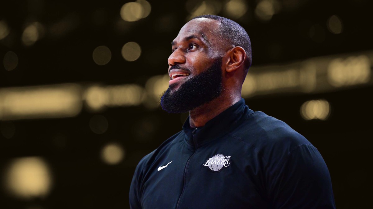 LeBron James makes NBA history as the shortest player to reach 4,000