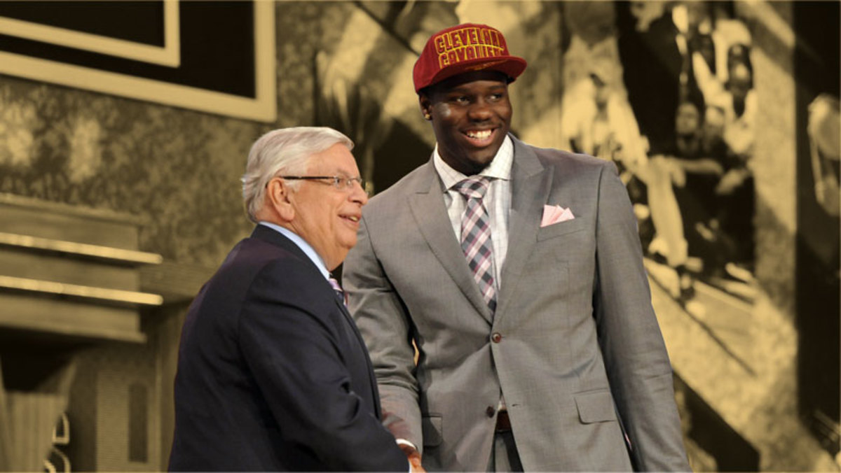 NBA comissioner David Stern and Cleveland Cavaliers no.1 draft pick Anthony Bennet