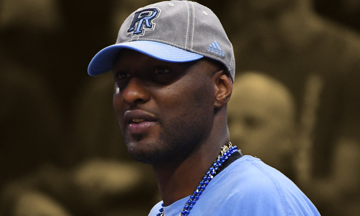 kobe bryant wearing hat