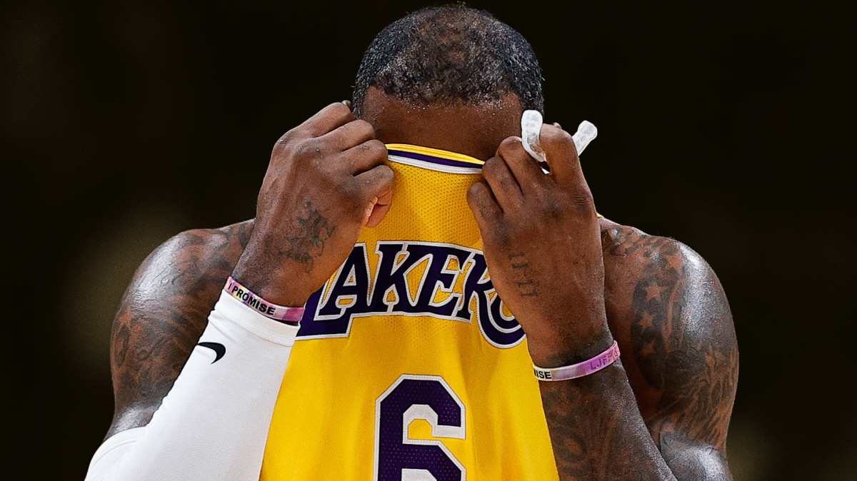 The Los Angeles Lakers offense is on pace to be one of the worst in NBA