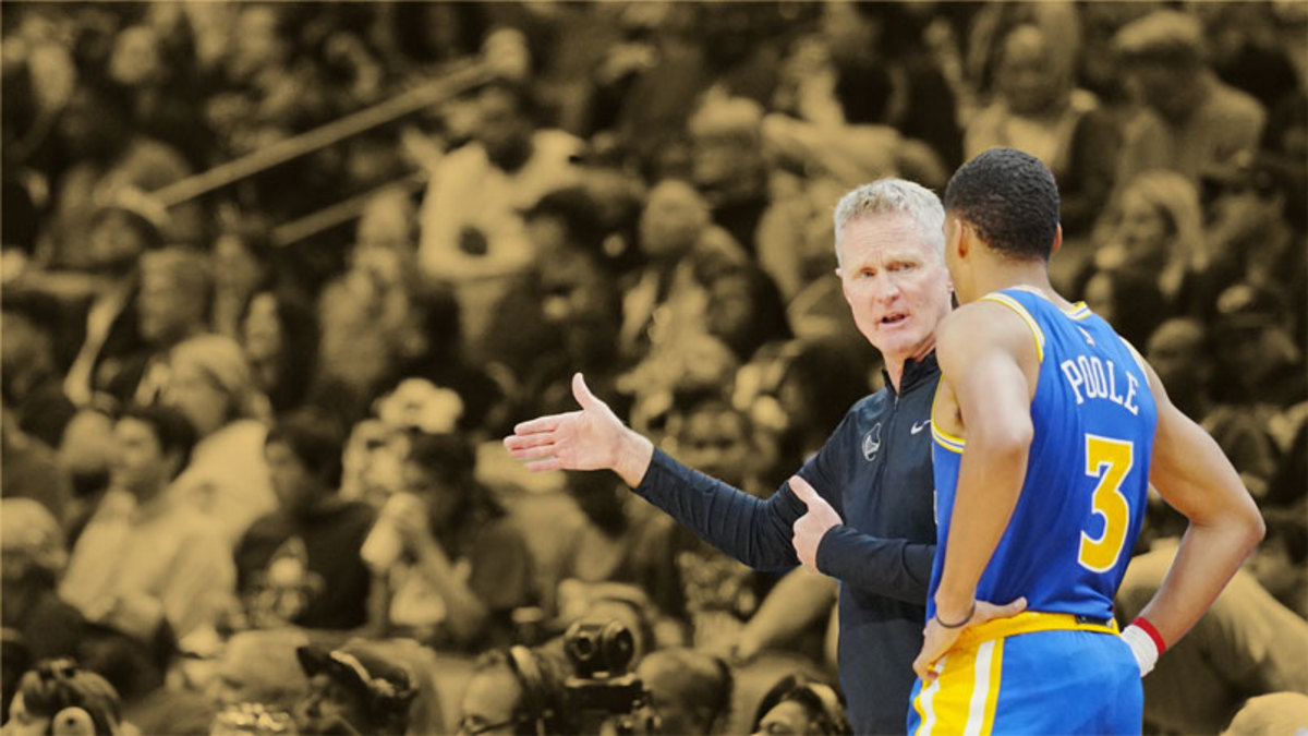 Golden State Warriors Head Coach Steve Kerr talks to guard Jordan Poole