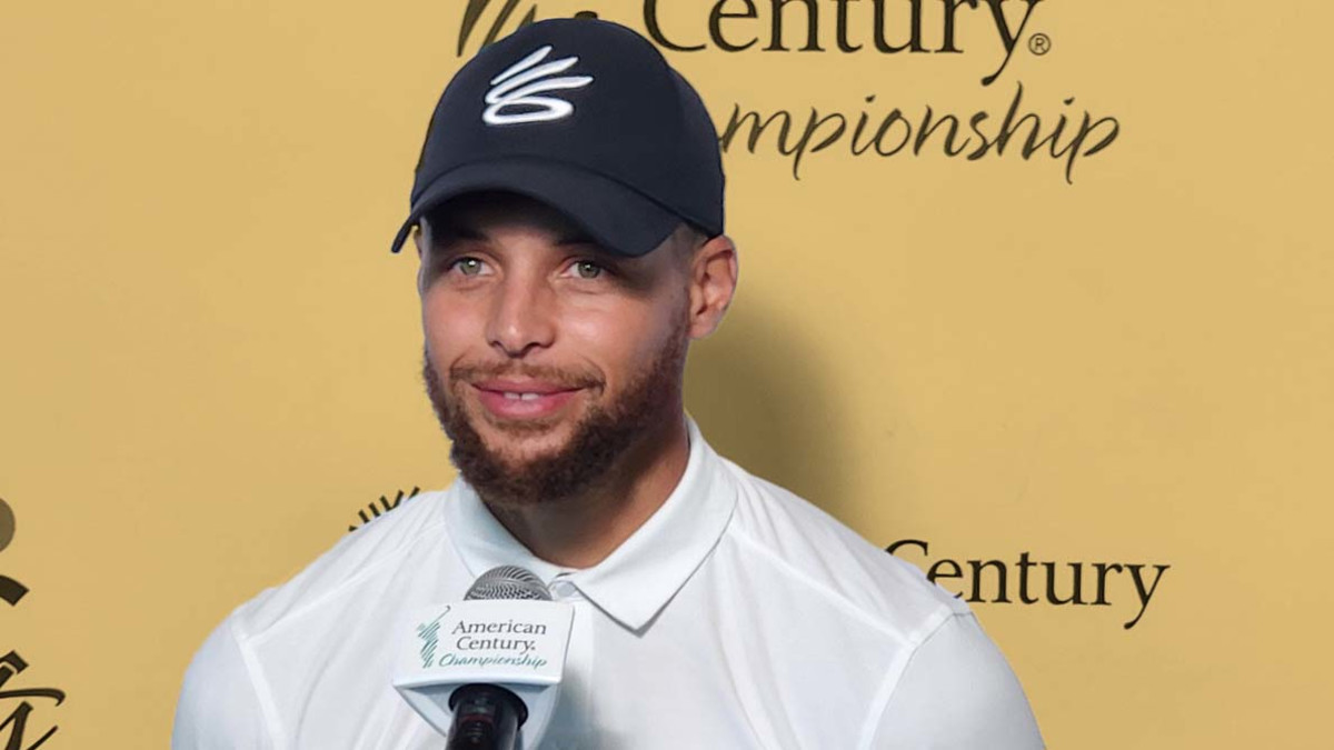 Steph Curry is leading by example and inspiring the next generation in his  basketball camps - Basketball Network